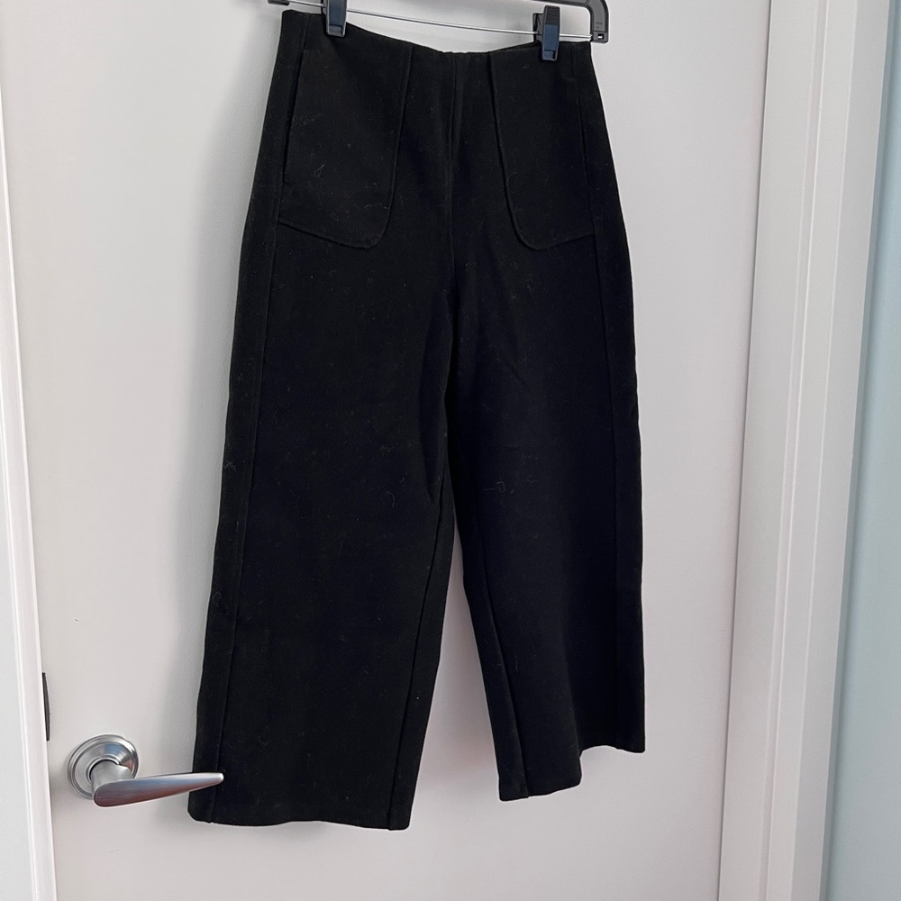 Back zipped wool wide leg pants